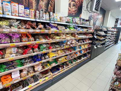 BUTIKKREYLLER - LEVERING OG MONTERING I DEN NYE BUTIKKEN I "TOPPEN" BUTIKKNETTVERK 14